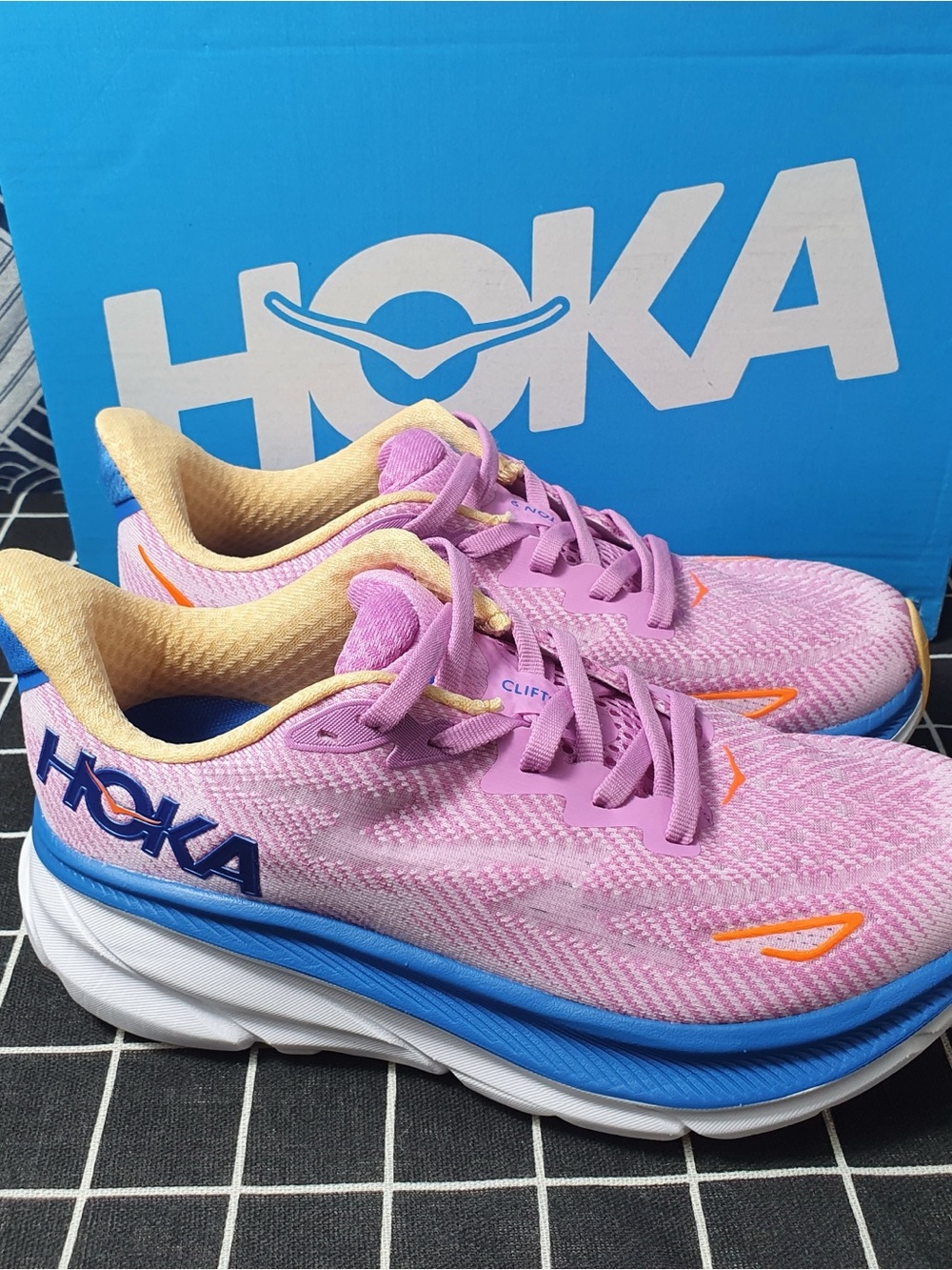 HOKA Clifton 9 Running Shoes - Picture 5 of 7